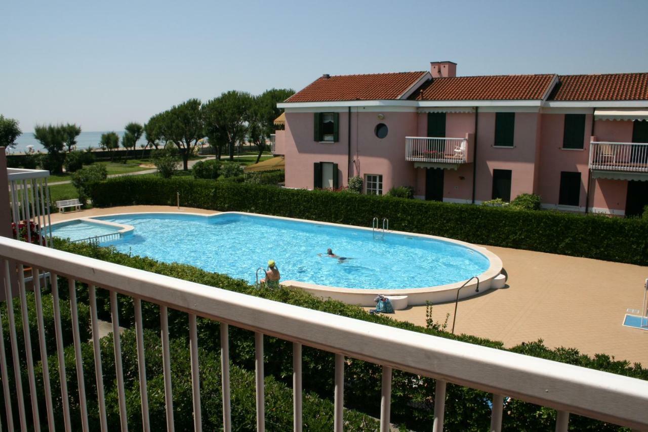 Seaside Terrace & Pool Getaway Apartment Cavallino-Treporti Exterior photo